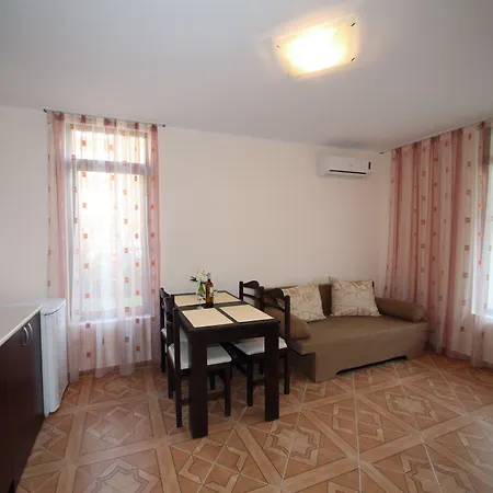 Saint Elena Apartcomplex 3*